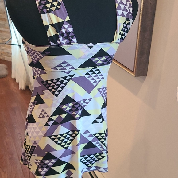 BCBGeneration top abstract pattern v-neckline - Picture 5 of 7